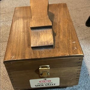 Kiwi hand crafted shoe valet